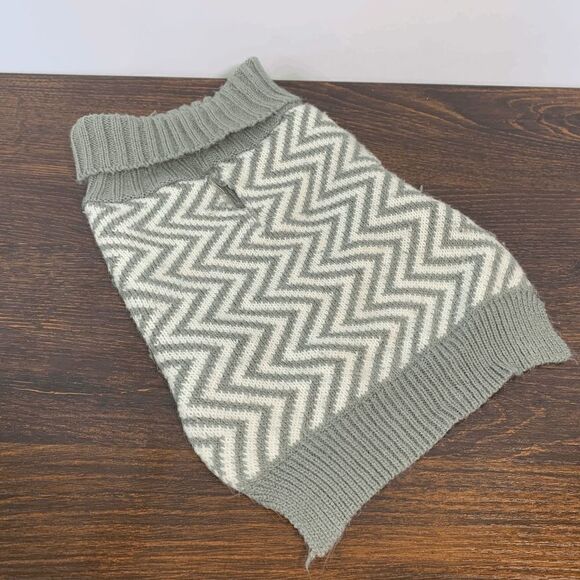 Gray White Chevron Print Thermal Ribbed Knit Dog Clothes Pullover Sweater - Picture 1 of 4